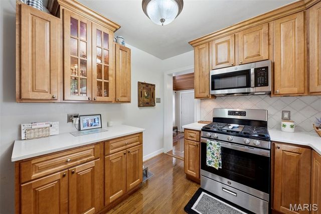 36 Southridge Court, Glendale, MO 63122