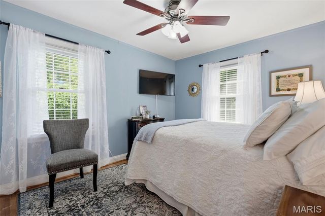 36 Southridge Court, Glendale, MO 63122