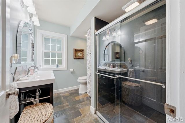36 Southridge Court, Glendale, MO 63122