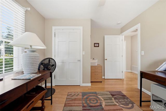 36 Southridge Court, Glendale, MO 63122