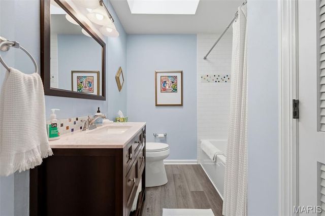 36 Southridge Court, Glendale, MO 63122