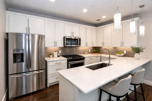 2016 N Fitzhugh Avenue 101, Dallas, TX 75204