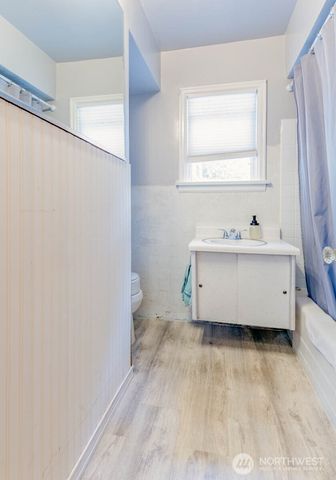 1121 Dill Way W, Bremerton, WA 98312