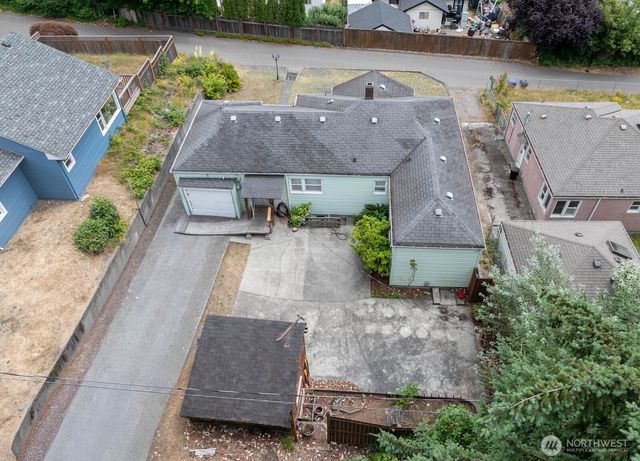 1121 Dill Way W, Bremerton, WA 98312