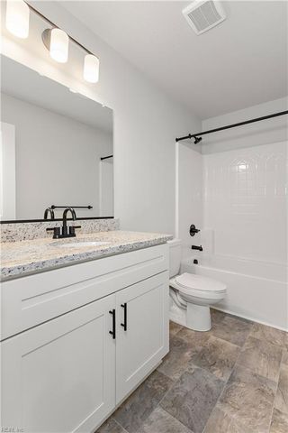 5 Mulligan LN, Suffolk, VA 23434