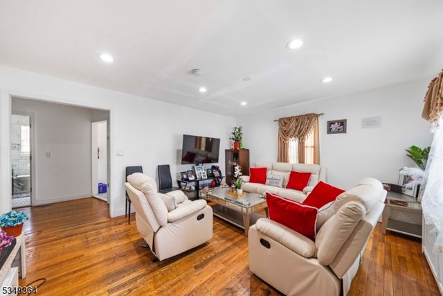 720 Charles St, South Amboy City, NJ 08879