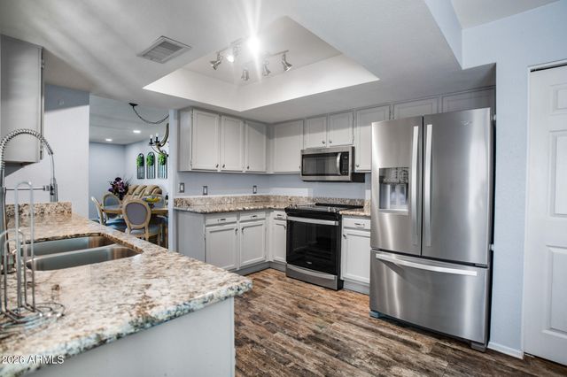 9716 W TONTO Lane, Peoria, AZ 85382