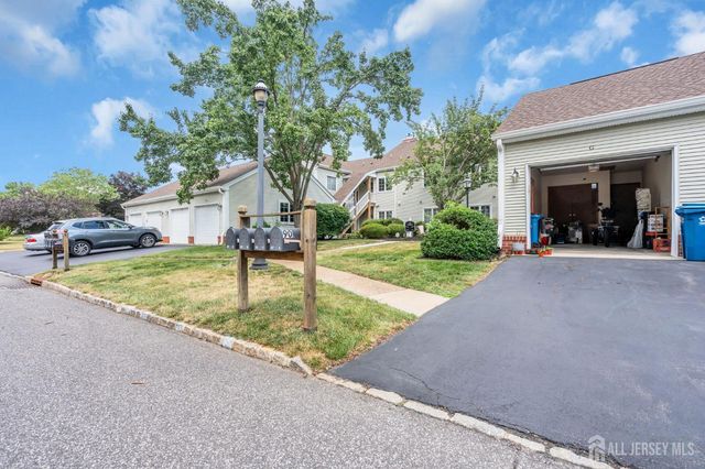 90 Winthrop Road, Monroe, NJ 08831