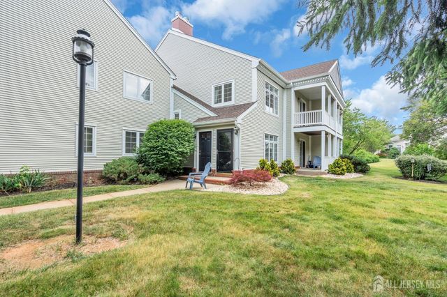 90 Winthrop Road, Monroe, NJ 08831