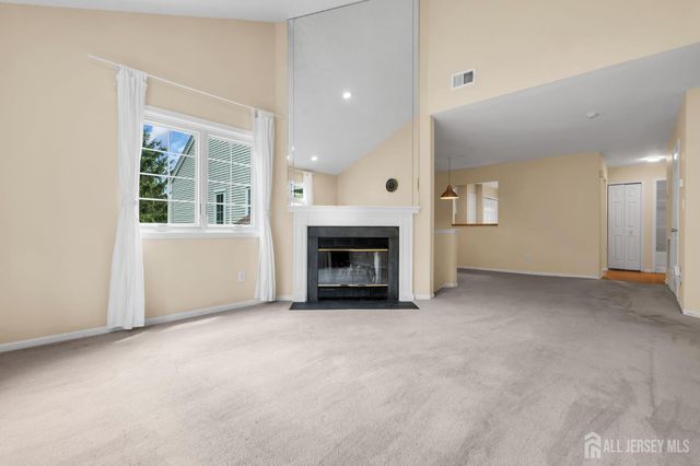 90 Winthrop Road, Monroe, NJ 08831