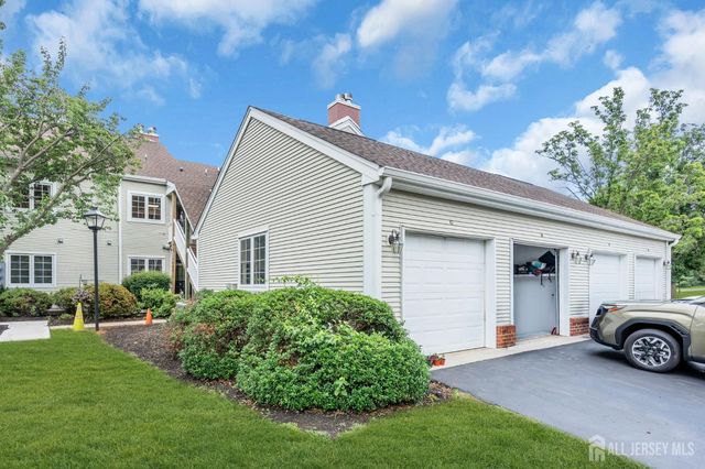 90 Winthrop Road, Monroe, NJ 08831
