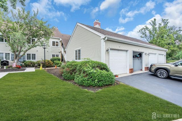 90 Winthrop Road, Monroe, NJ 08831