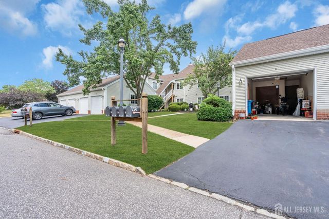 90 Winthrop Road, Monroe, NJ 08831