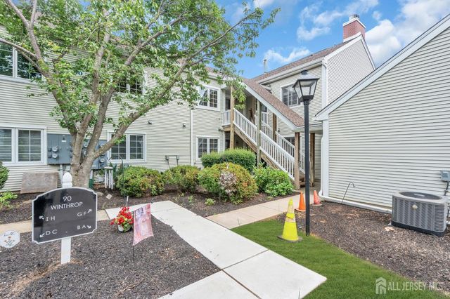 90 Winthrop Road, Monroe, NJ 08831
