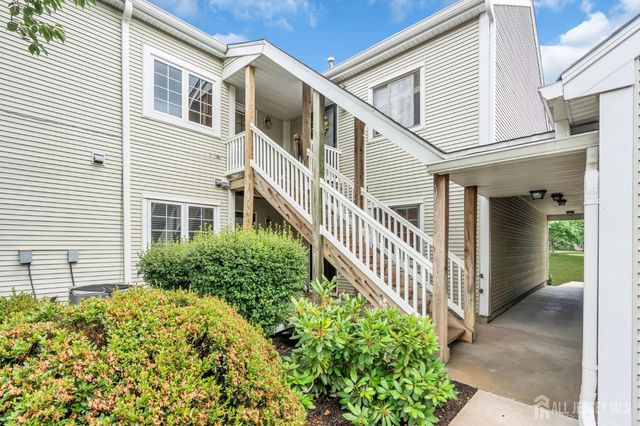 90 Winthrop Road, Monroe, NJ 08831