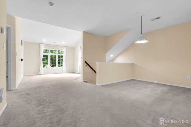 90 Winthrop Road, Monroe, NJ 08831