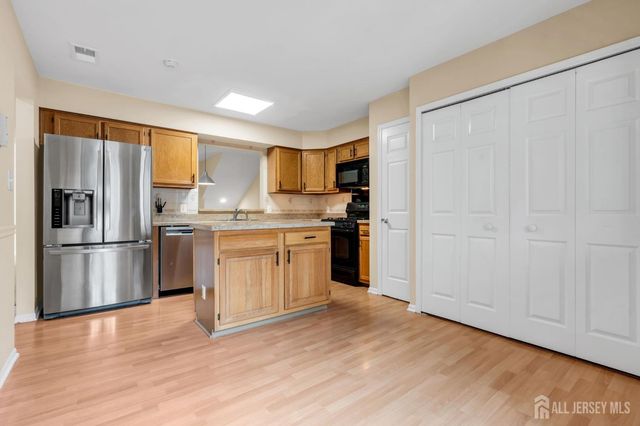90 Winthrop Road, Monroe, NJ 08831