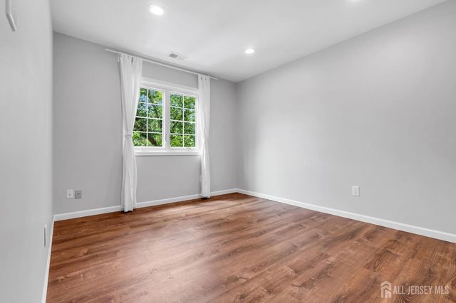 90 Winthrop Road, Monroe, NJ 08831