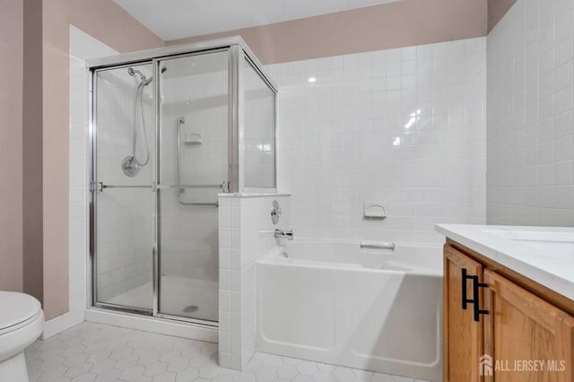 90 Winthrop Road, Monroe, NJ 08831
