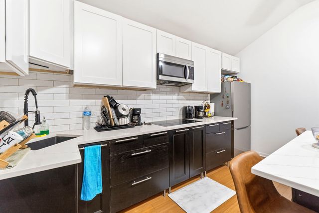 7709 W ADDISON Street, Chicago, IL 60634