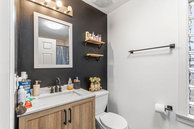7709 W ADDISON Street, Chicago, IL 60634