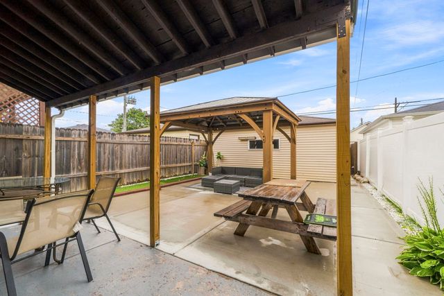 7709 W ADDISON Street, Chicago, IL 60634