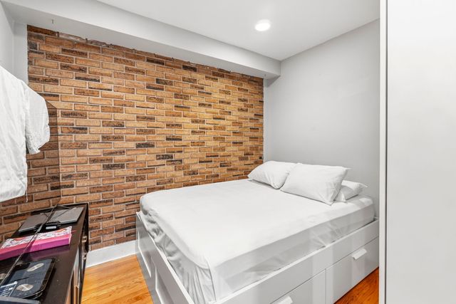 7709 W ADDISON Street, Chicago, IL 60634