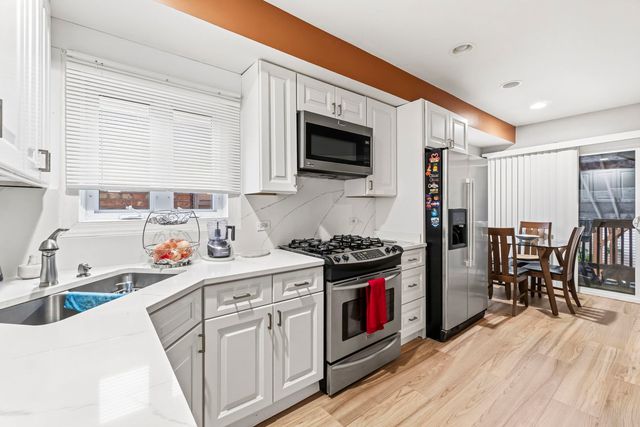 7709 W ADDISON Street, Chicago, IL 60634
