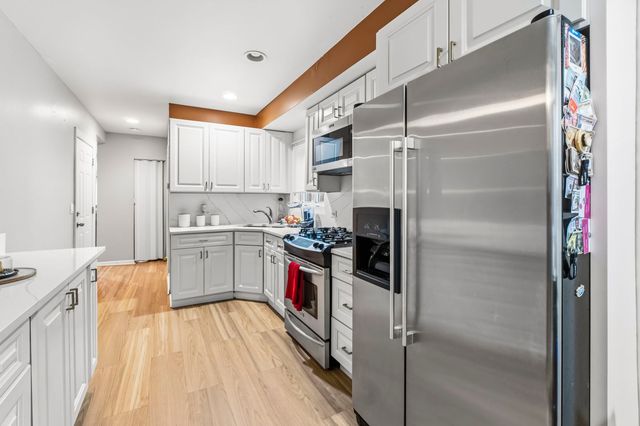 7709 W ADDISON Street, Chicago, IL 60634