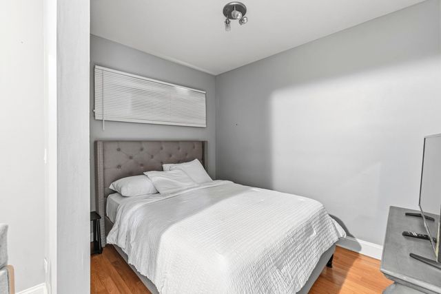 7709 W ADDISON Street, Chicago, IL 60634