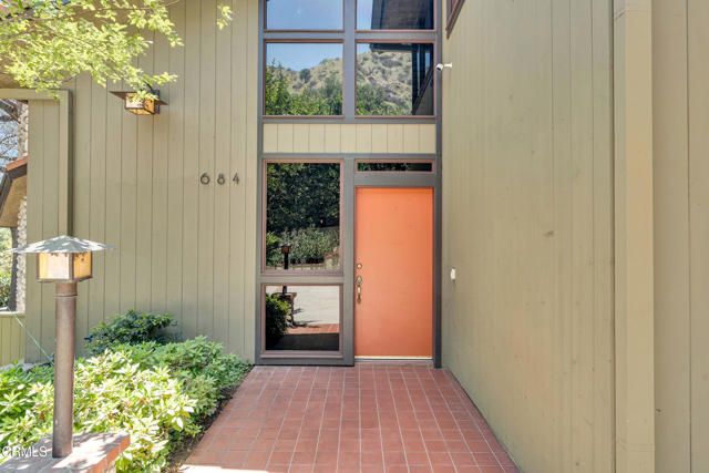 684 Orange Drive, Sierra Madre, CA 91024