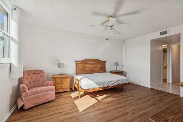 4885 1ST STREET NE 203, St Petersburg, FL 33703