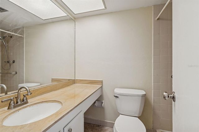 4885 1ST STREET NE 203, St Petersburg, FL 33703