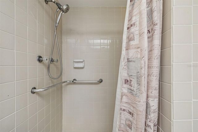 4885 1ST STREET NE 203, St Petersburg, FL 33703