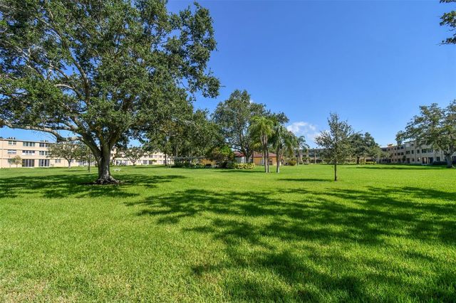 4885 1ST STREET NE 203, St Petersburg, FL 33703