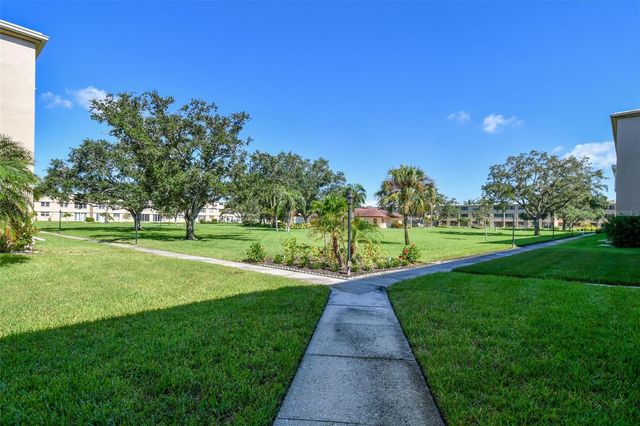 4885 1ST STREET NE 203, St Petersburg, FL 33703