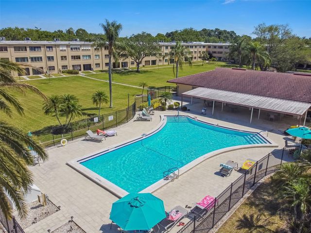 4885 1ST STREET NE 203, St Petersburg, FL 33703