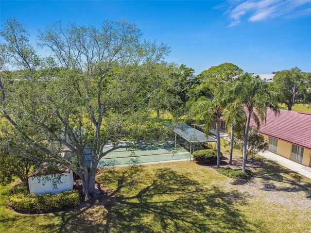 4885 1ST STREET NE 203, St Petersburg, FL 33703