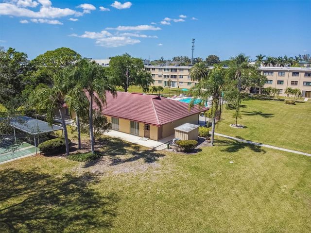 4885 1ST STREET NE 203, St Petersburg, FL 33703