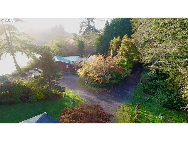 99268 WINCHUCK RIVER Rd, Brookings, OR 97415