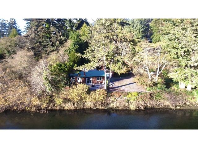 99268 WINCHUCK RIVER Rd, Brookings, OR 97415