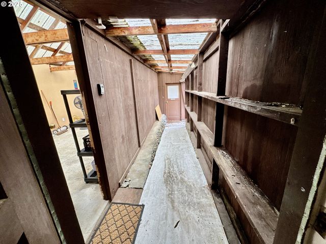 99268 WINCHUCK RIVER Rd, Brookings, OR 97415