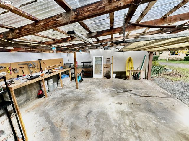 99268 WINCHUCK RIVER Rd, Brookings, OR 97415