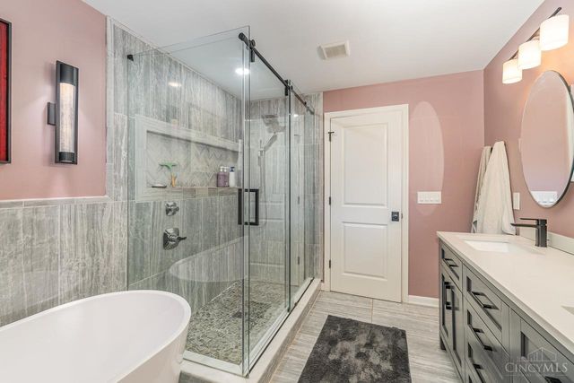 10128 Zig Zag Road, Blue Ash, OH 45242