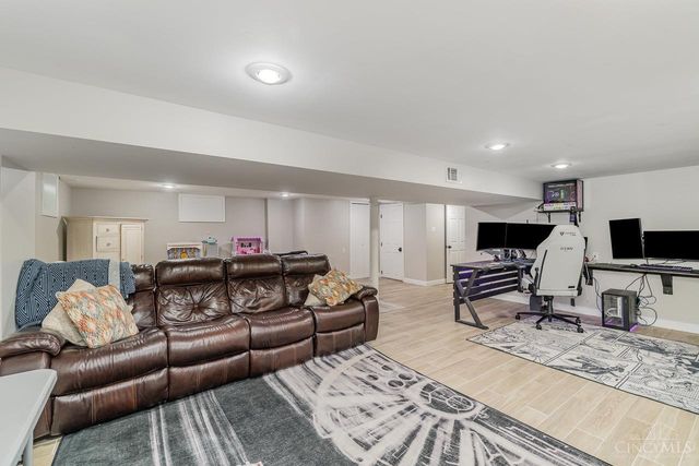 10128 Zig Zag Road, Blue Ash, OH 45242
