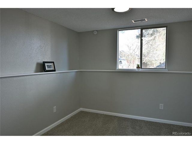 4933 S Rifle Ct, Aurora, CO 80015