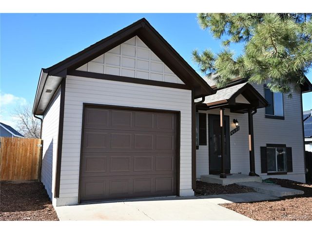 4933 S Rifle Ct, Aurora, CO 80015