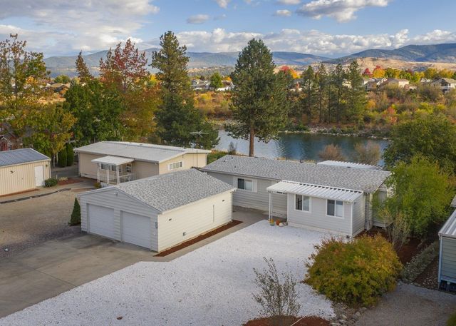 18924 E Montgomery Dr, Otis Orchards, WA 99027