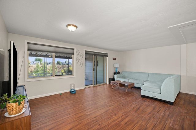 18924 E Montgomery Dr, Otis Orchards, WA 99027