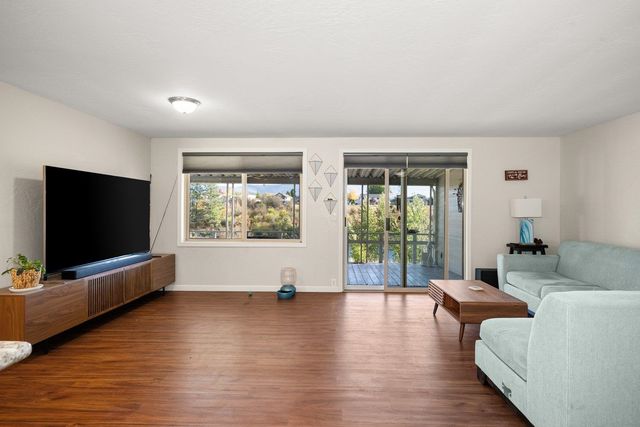 18924 E Montgomery Dr, Otis Orchards, WA 99027